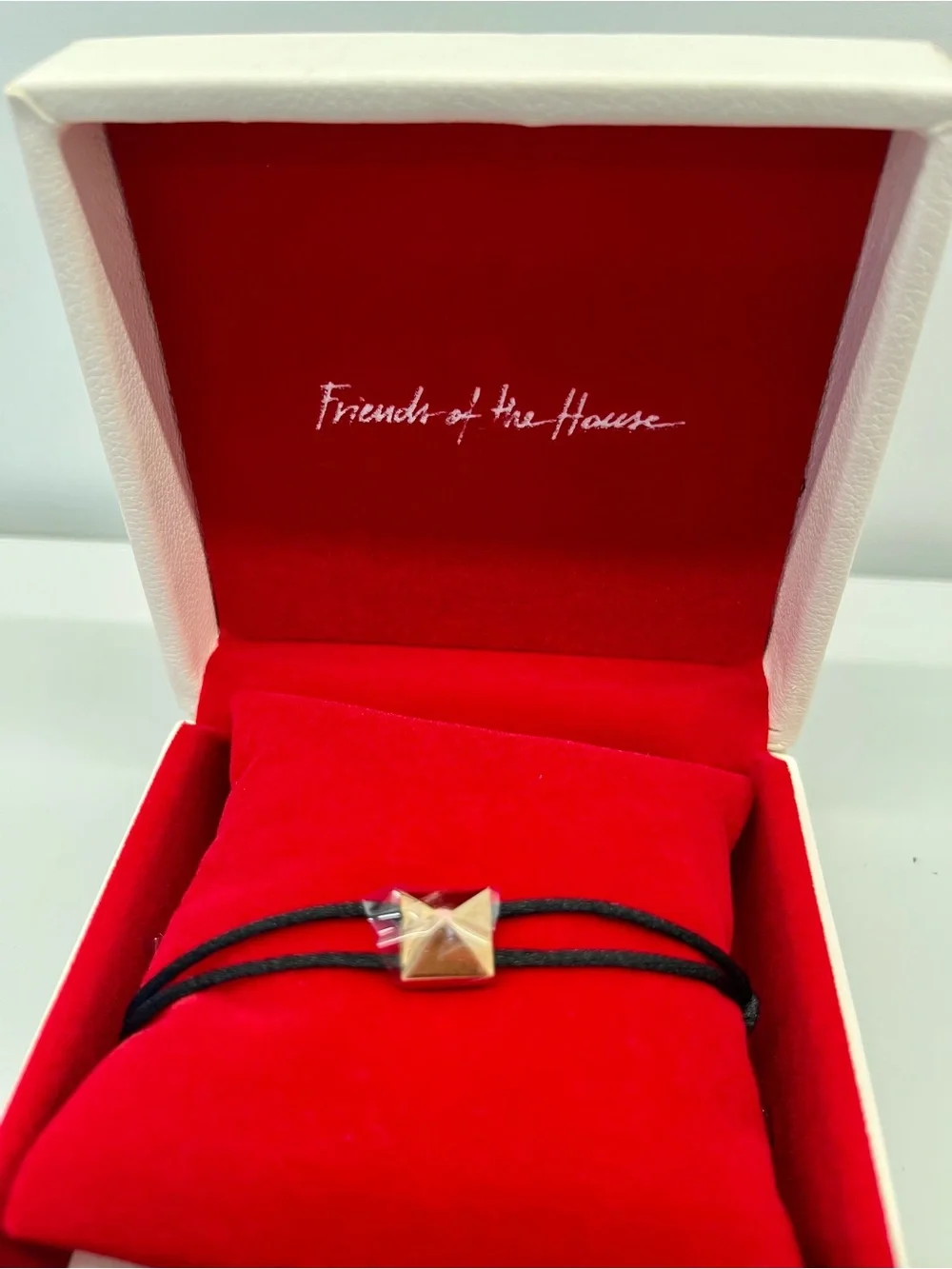 NWT - Valentino Garavani Roman Stud Cord Bracelet - Friends of the House - Gift - Picture 4 of 11